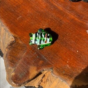 Bead112: Green and White Lampwork Glass Fish Pendant